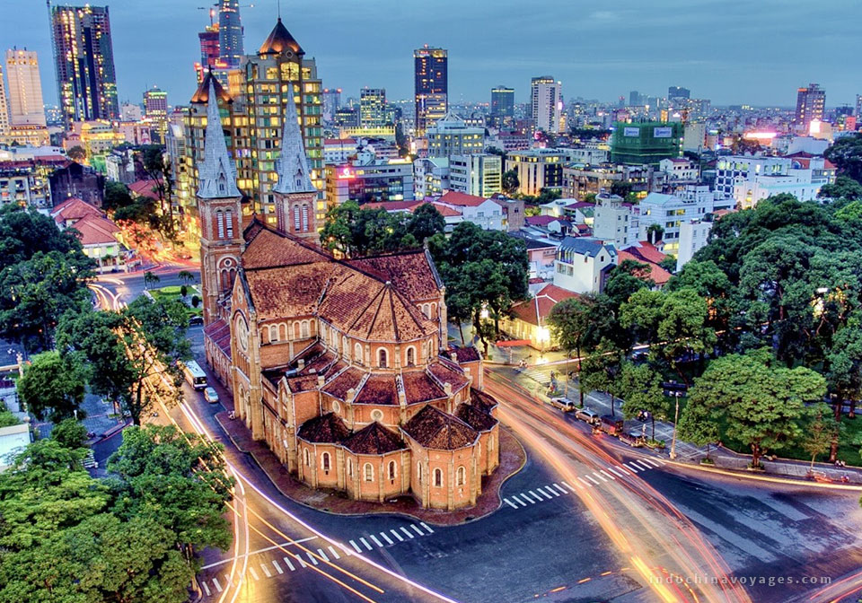 Explore-Saigon-vespa