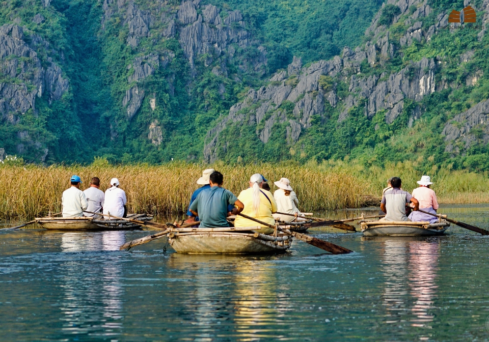 Join in Boat trip in Trang An