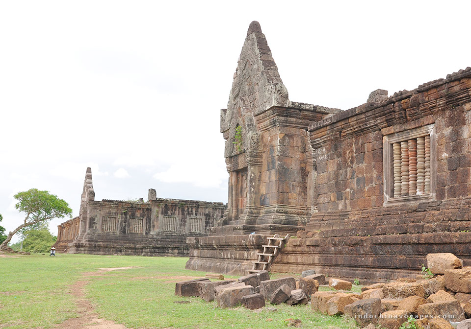 visit-the-sacred-Khmer-temple-of-Wat-Phu