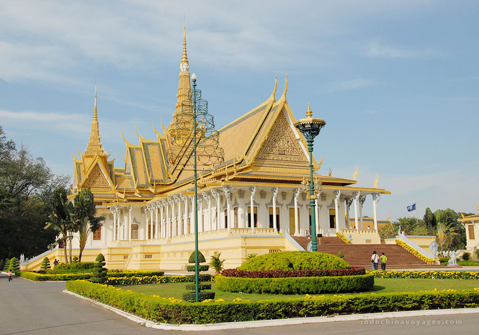 visit Royal Palace & Silver Pagoda