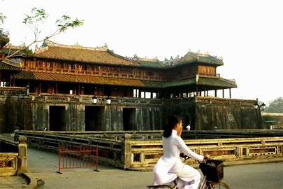 Hue welcomes over 62,000 visitors on holiday