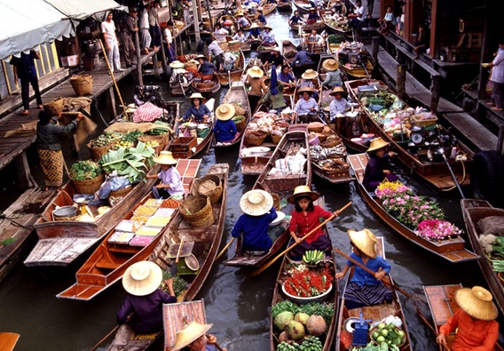 Damnoen Saduak Floating Market