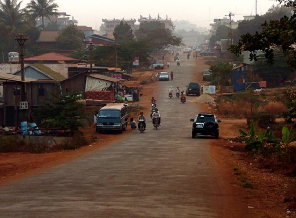  A road in Banlung
