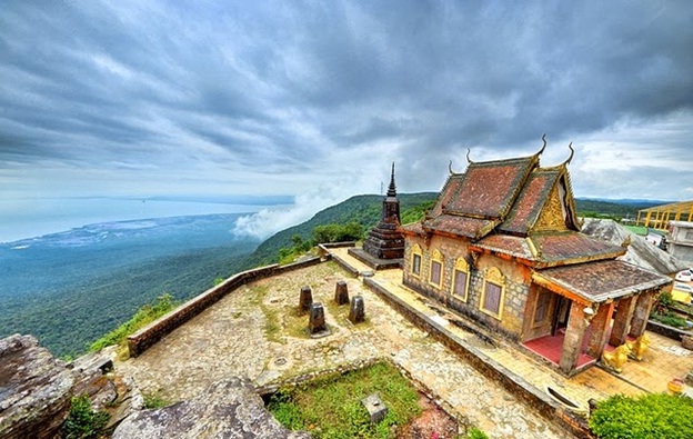 The Wat Sampov Pram in Bokor Hill Station