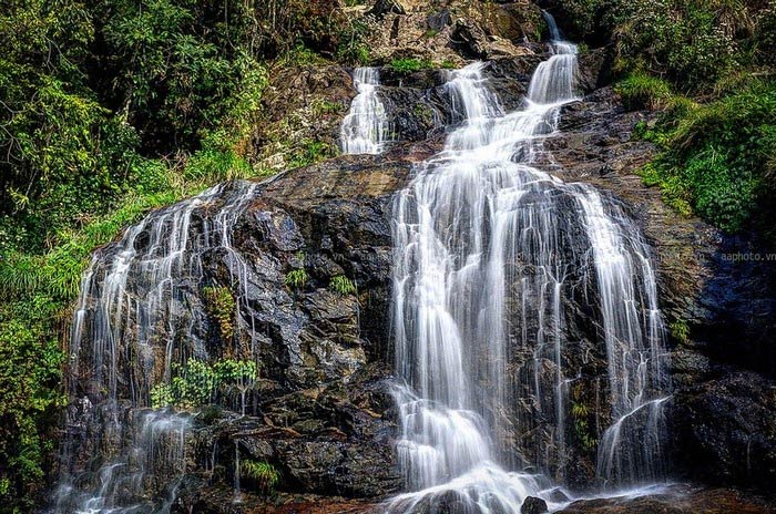 Love Waterfall Sapa and the romantic love story behind