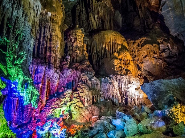 Explore Phong Nha – the Cave of teeth in Quang Binh province