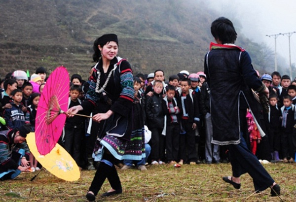 Gầu Tào - a typical festival of ethnic Mông