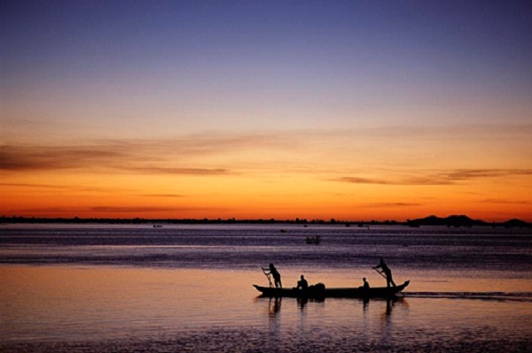  Tonle Sap Lake in Cambodia