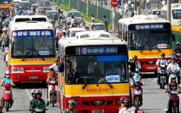  Bus – the cheapest vehicle in Hanoi