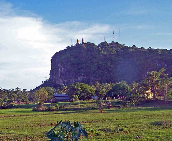 Phnom Sampeou Mountain