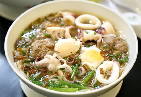 Squid noodles – new attractive thing to taste in Saigon