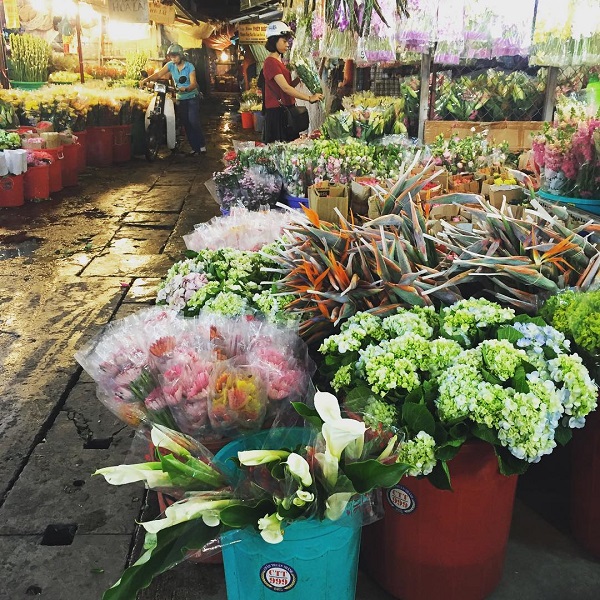 Ho Thi Ky flower market at the midnight