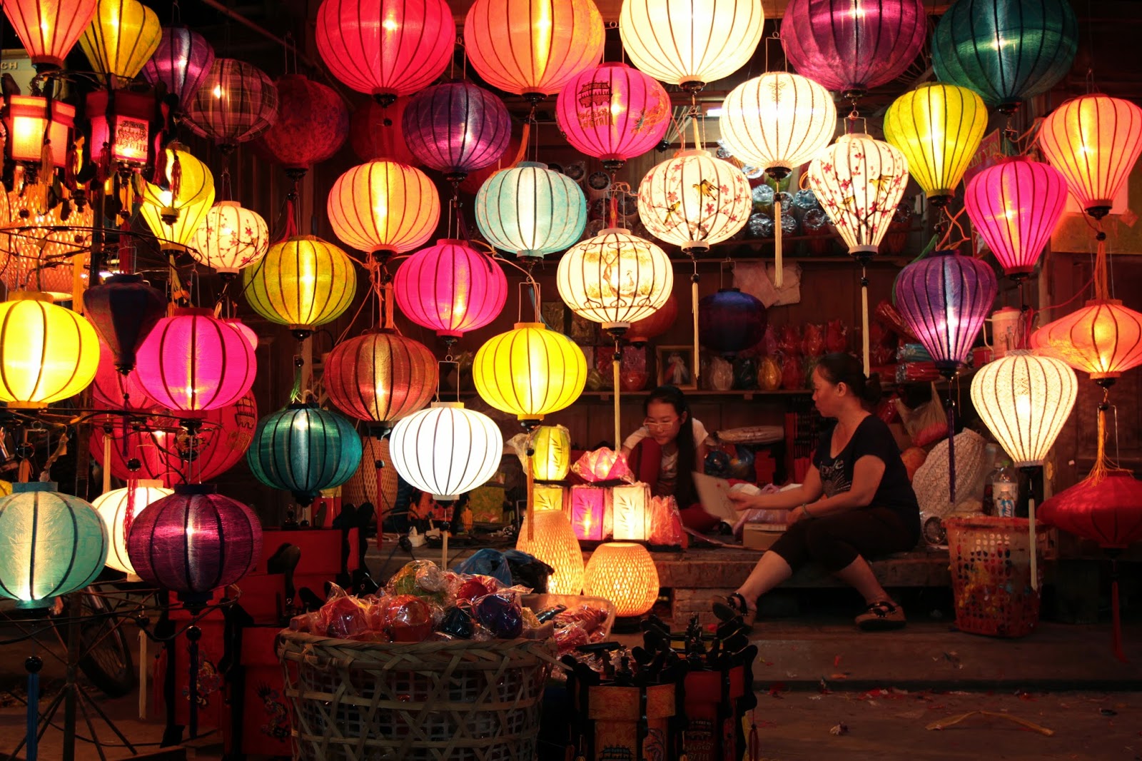 Night time in Hoi An ancient town 