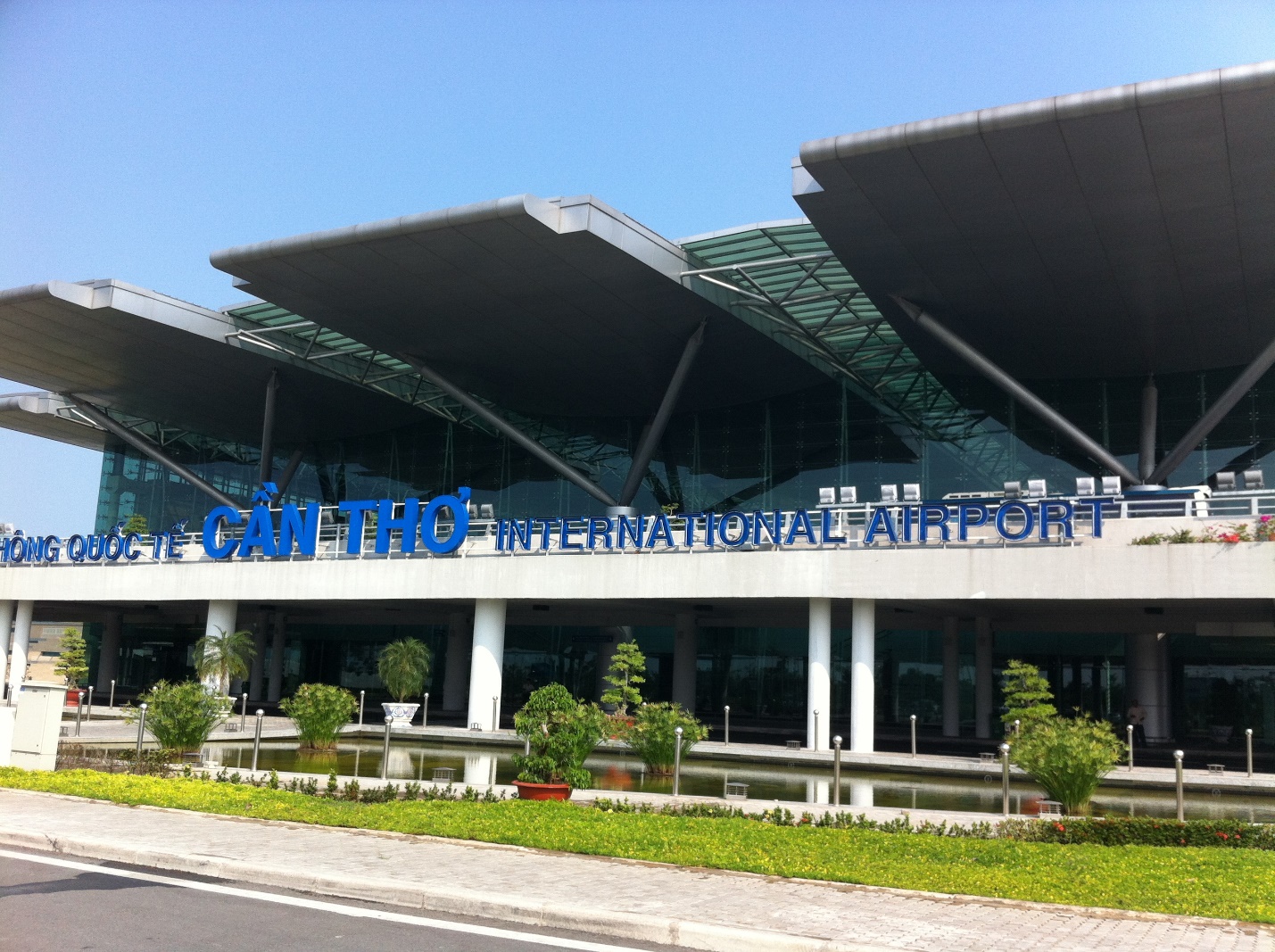 Land at Can Tho International Airport