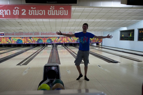 Lao Bowling Center