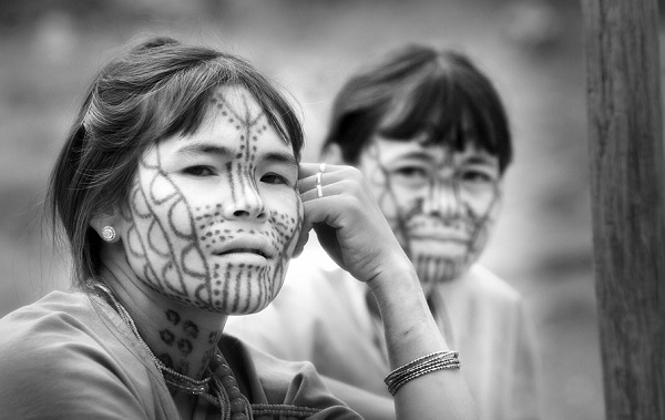 Story-of-the-face-–-Tattooed-women-in-MyanmarStory-of-the-face-–-Tattooed-women-in-Myanmar