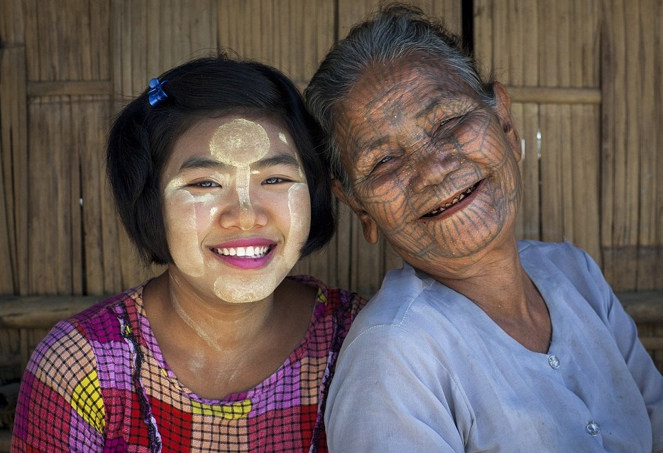 Story of the face – Tattooed women in Myanmar