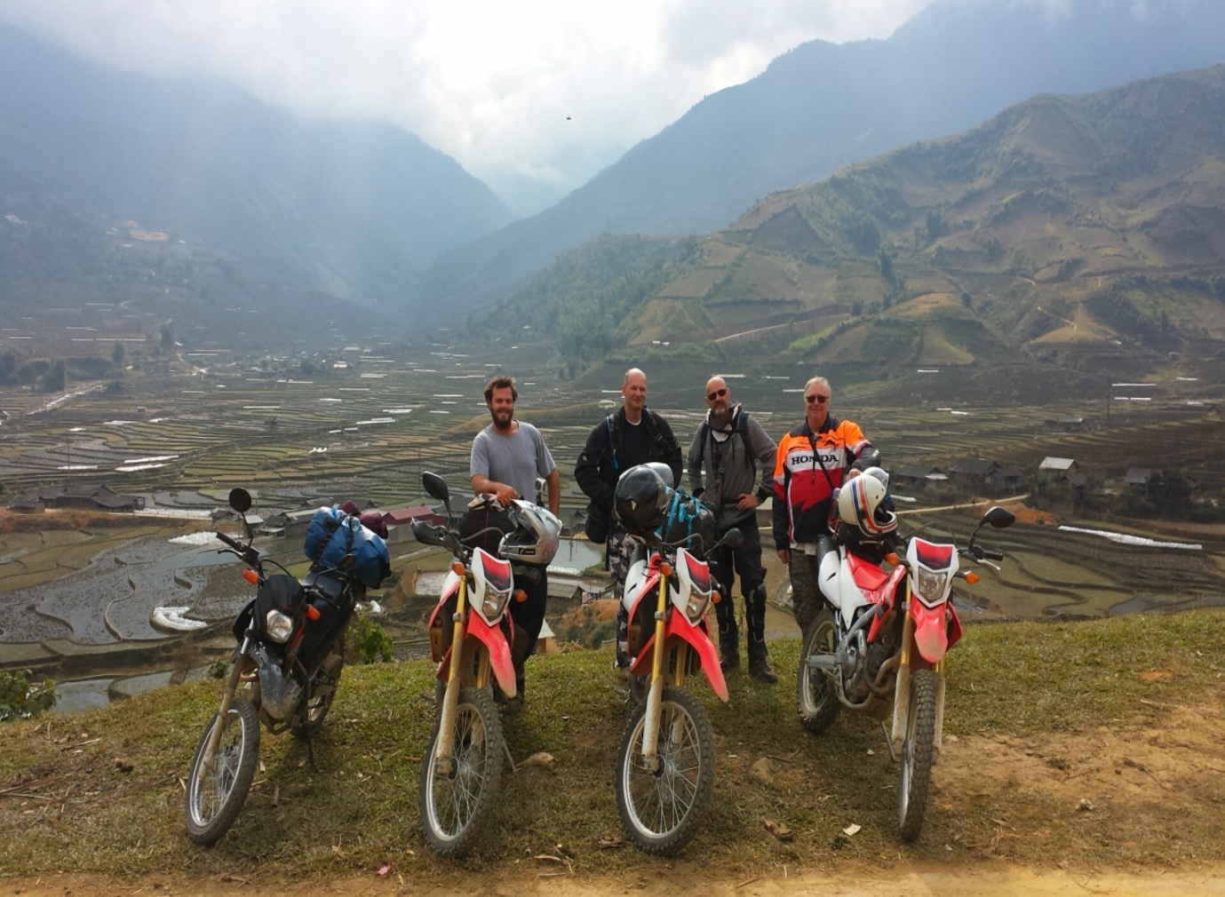 Motorbike journey from Hanoi to Mai Chau