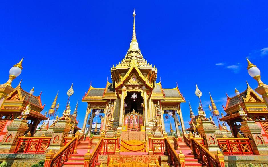 Bangkok – where featured cultural value blended into modern life