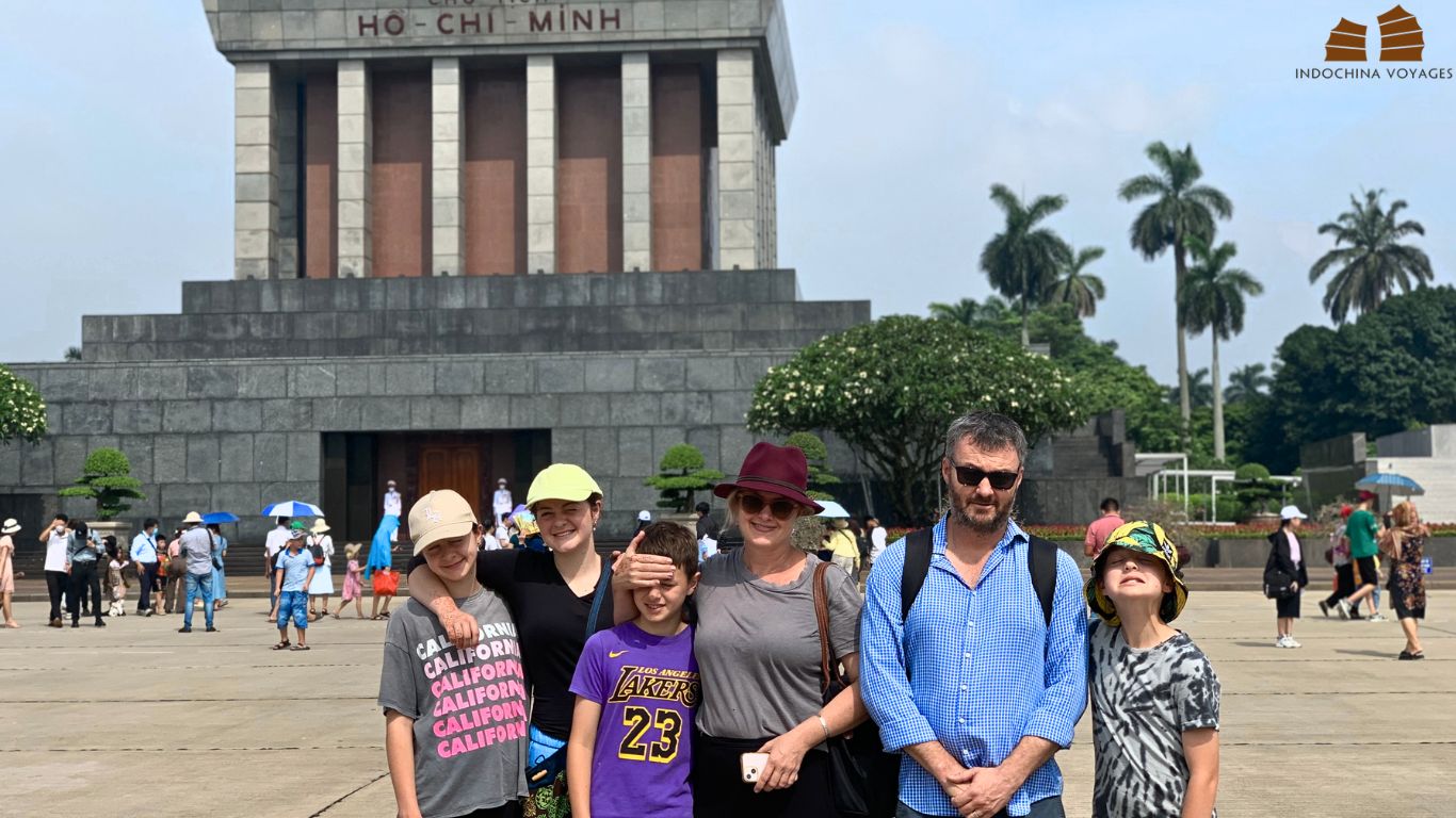 Visit Ho Chi Minh Mausolem