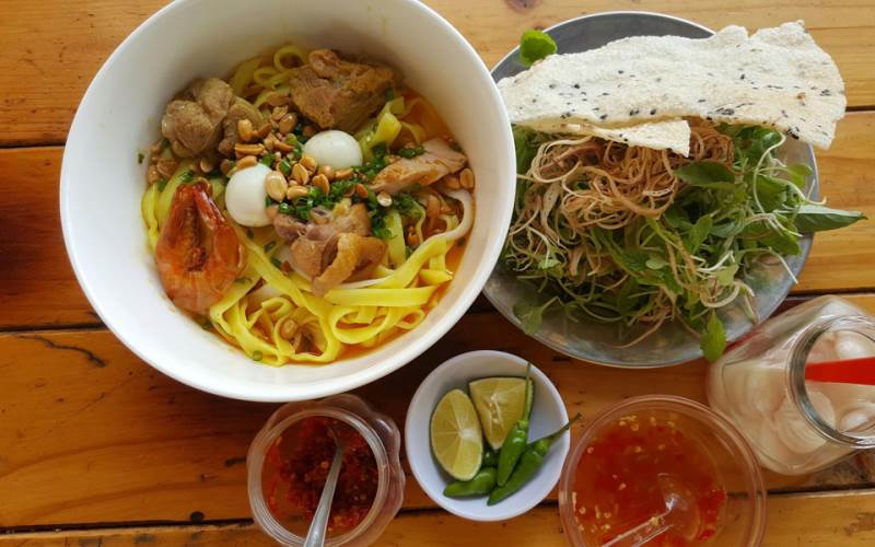 Mì Quảng (Quang style noodles) – what to eat before leaving Hoi An