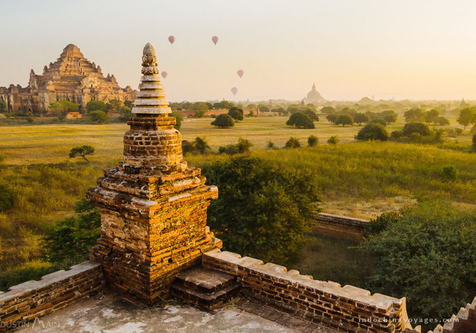 Amazing hot air balloon rides over Bagan Myanmar