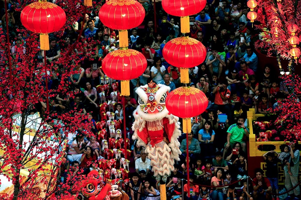 A flow of people enjoying Tet