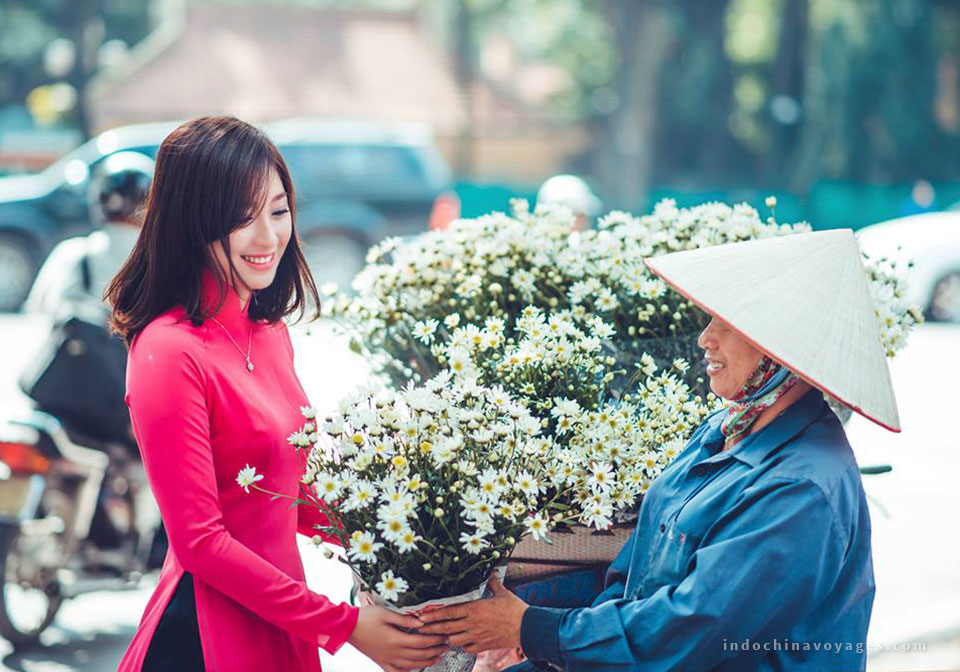 Street vendors selling flowers