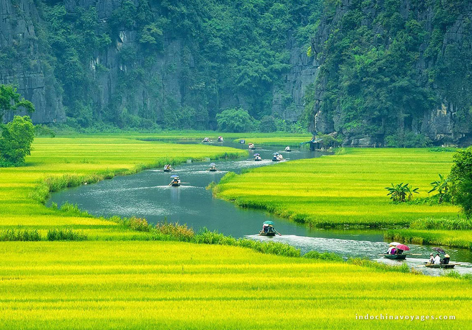 The breathtaking landscape for Trang An