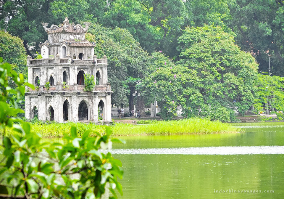 vietnam_itinerary_2_weeks_hoan_kiem_lake