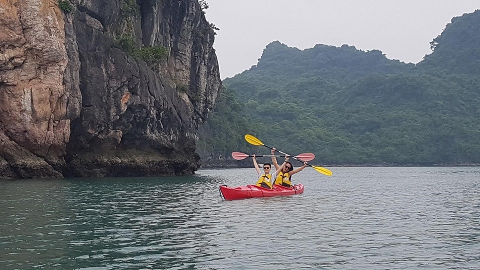 vietnam_family_tour_packages_kayaking