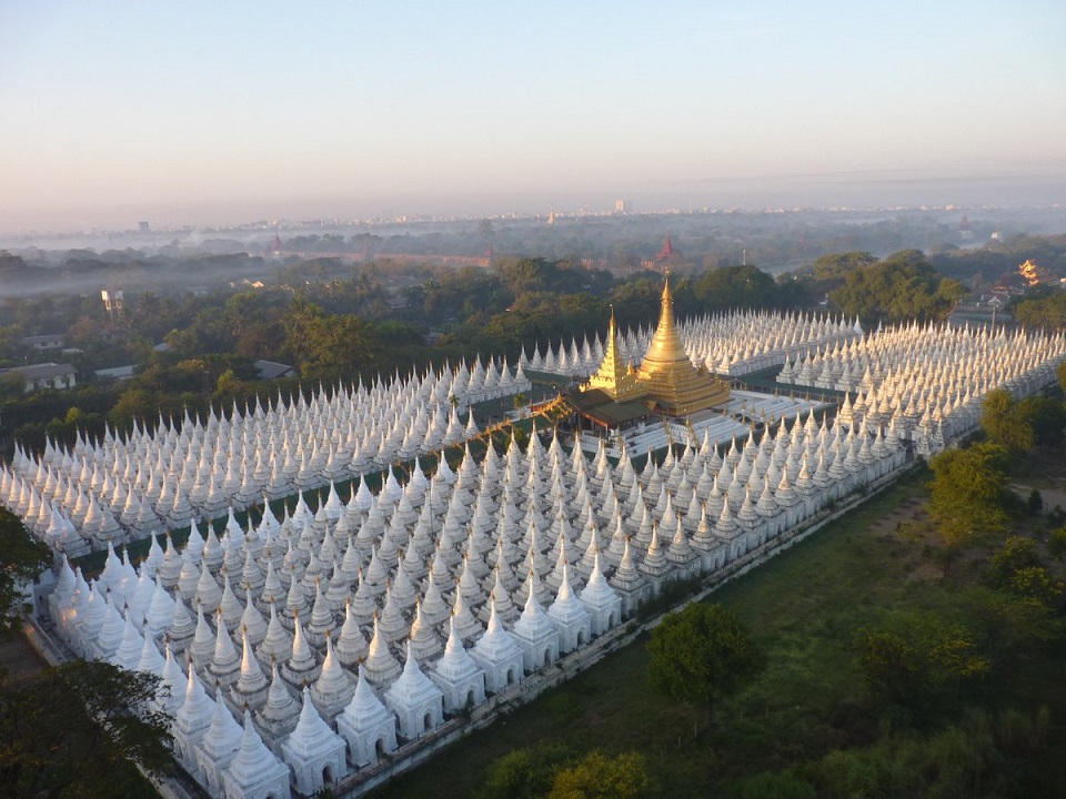 Kuthodaw Pagoda 