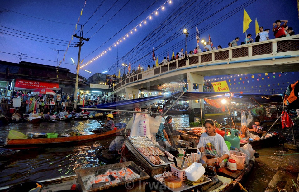 Amphawa Floating Market