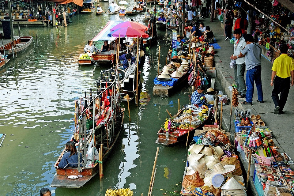 Khlong Lat Mayom Floating Market