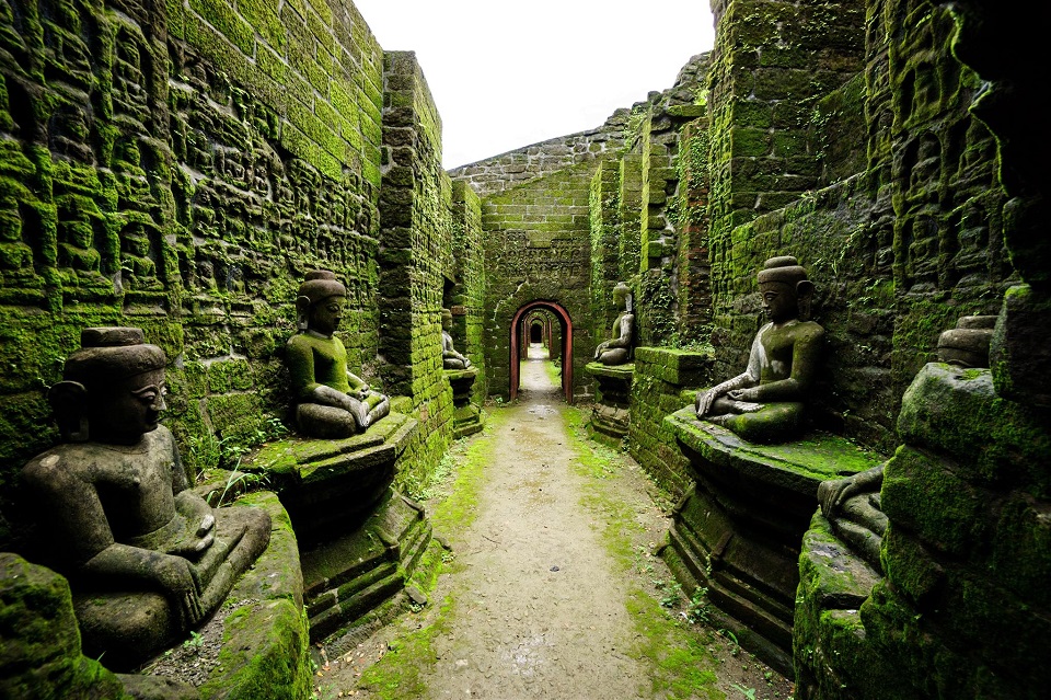 Mrauk U temples