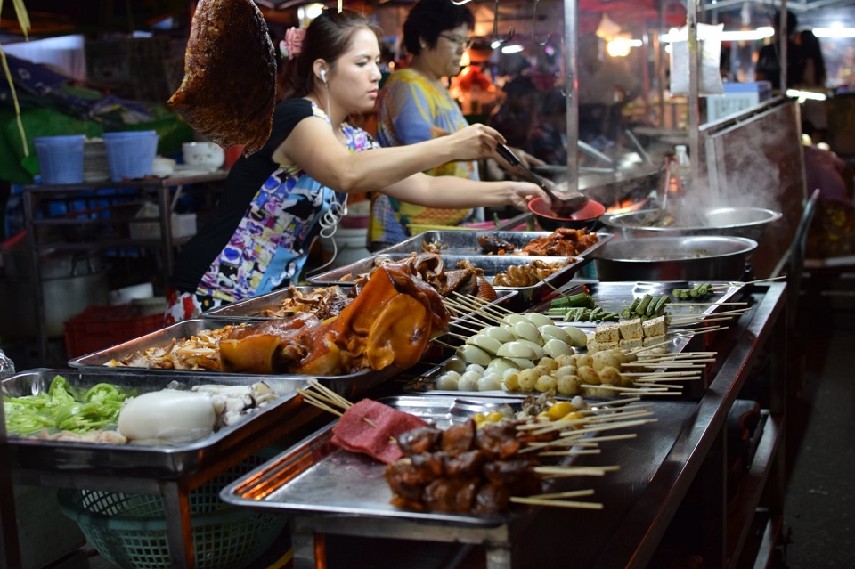 Anawrahta Road Night Market