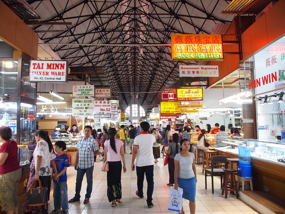 Bogyoke Aung San Market 