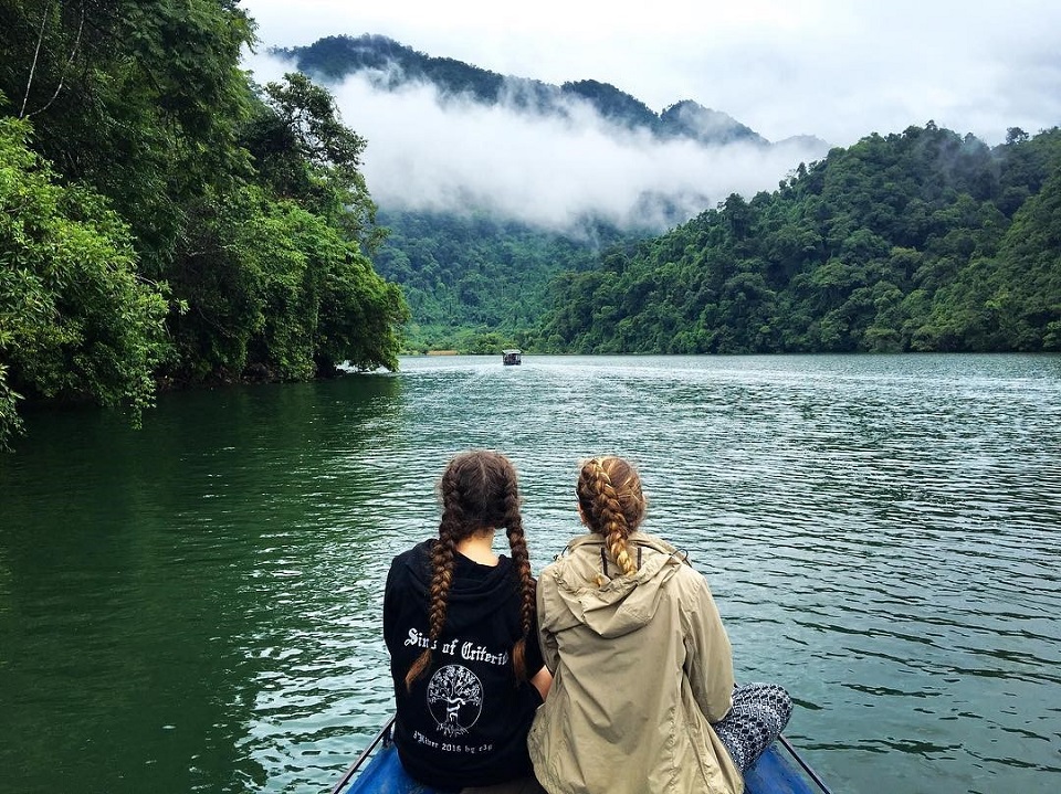 Boat trip on Ba Be lake