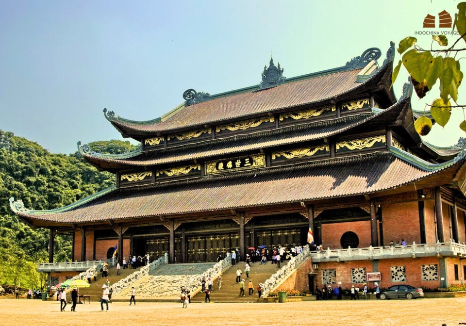 bai dinh pagoda in ninh binh tour