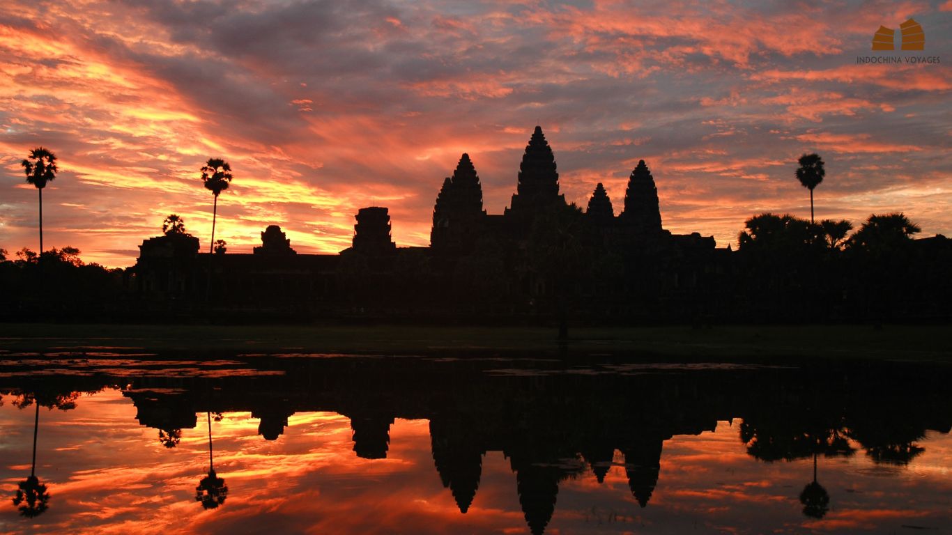 Stunning sunset at Angkor Wat