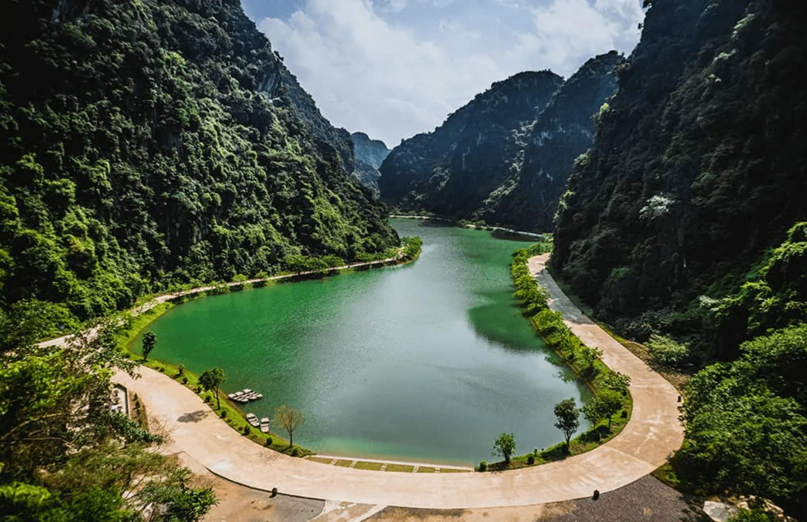 Tuyet Tinh Coc Ninh Binh