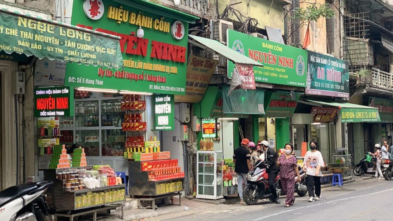 wedding cakes store in Hang Than Street