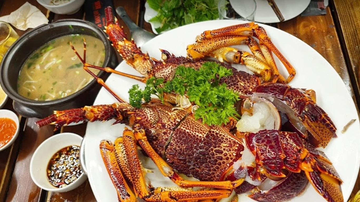 Try Seafood Hotpot for Halong Journey 