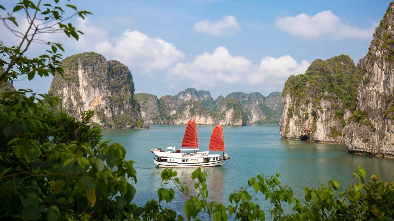 Enjoy Halong Bay Cruise