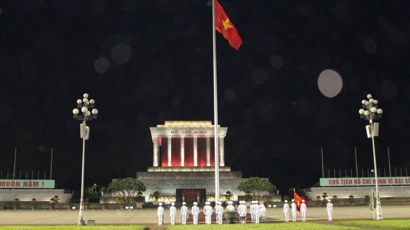 Flag-lowering ceremony at Ho Chi Minh Mausoleum