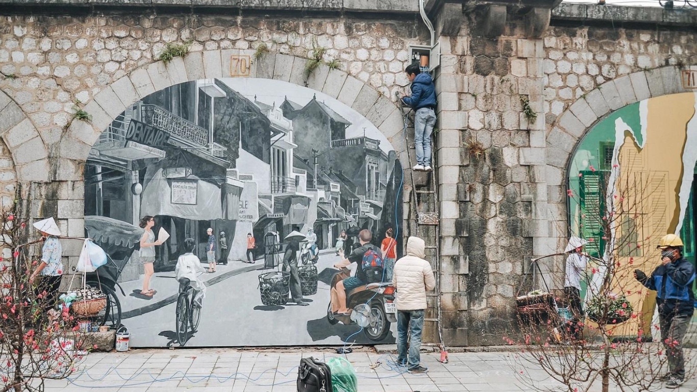 Phung Hung Mural Street - Hanoi off the beaten path experience