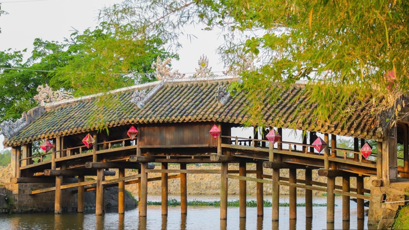 Thanh Toan Tile Bridge (Image source: phuot3mien.com)