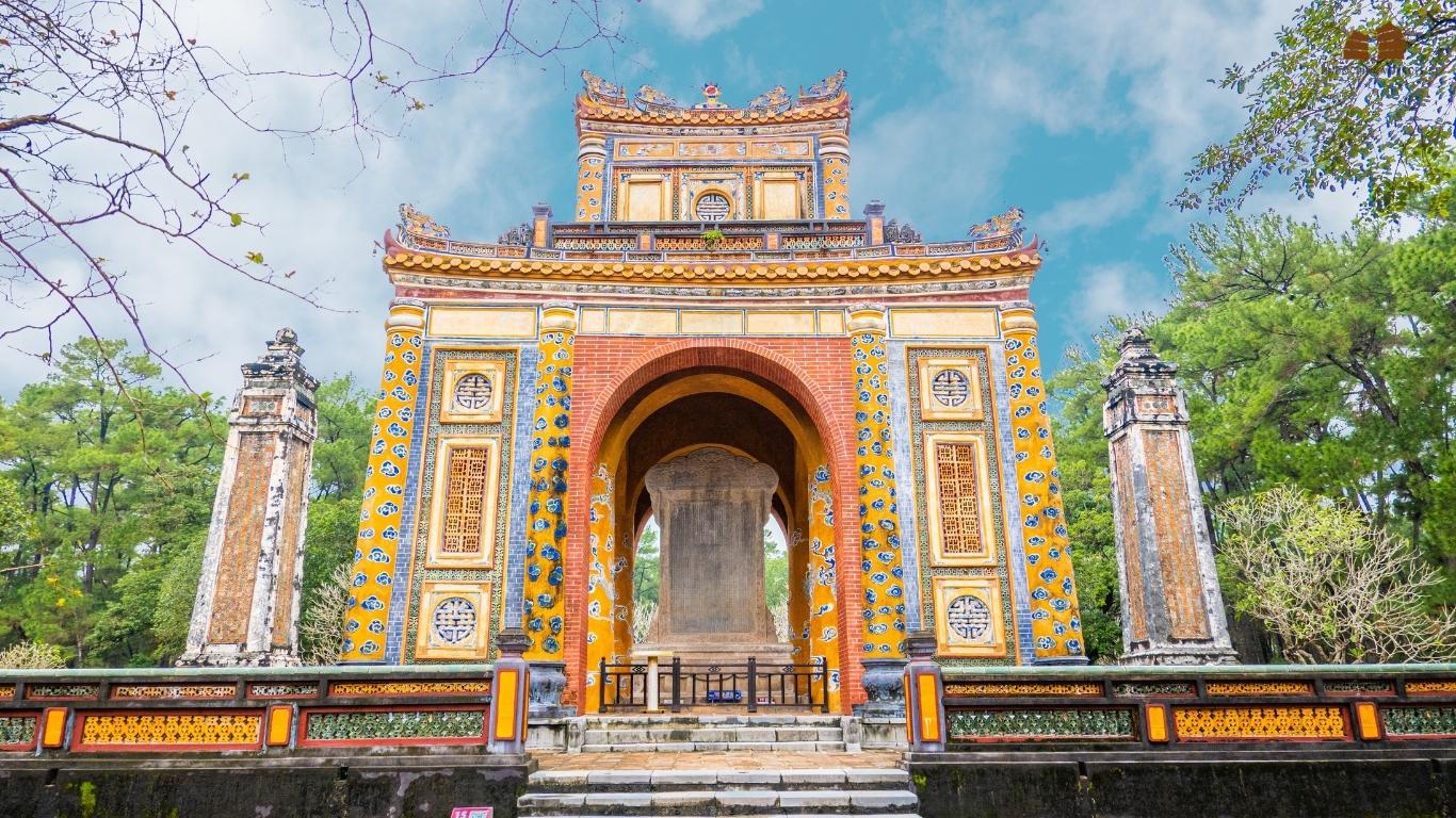 Visit wonderful architute in Hue
