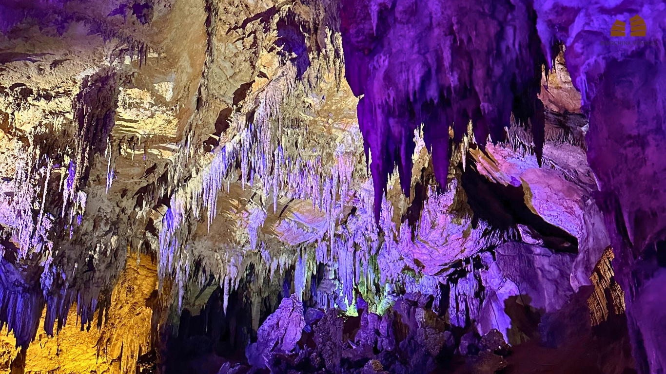 Impressive geological formations of Hua Ma Cave