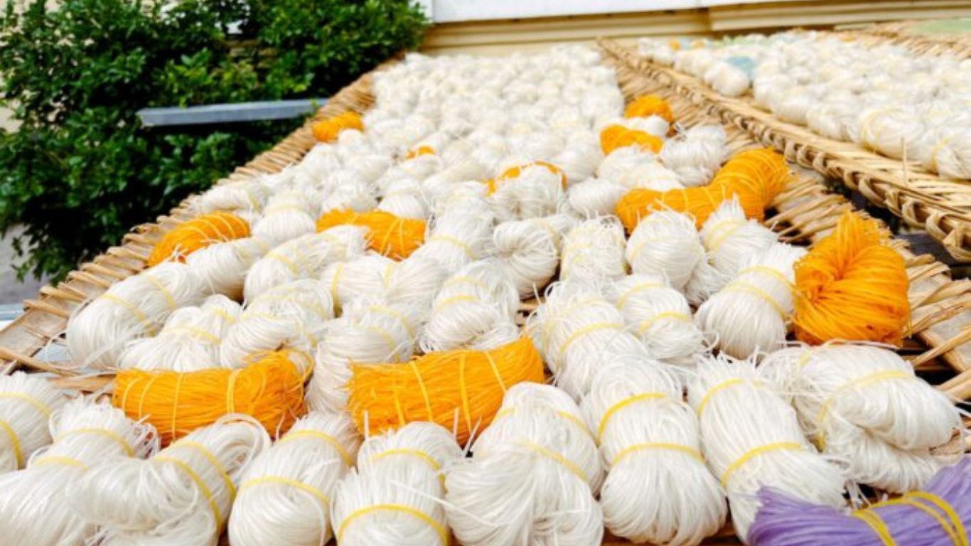 Rice noodle factory at Cai Rang floating market